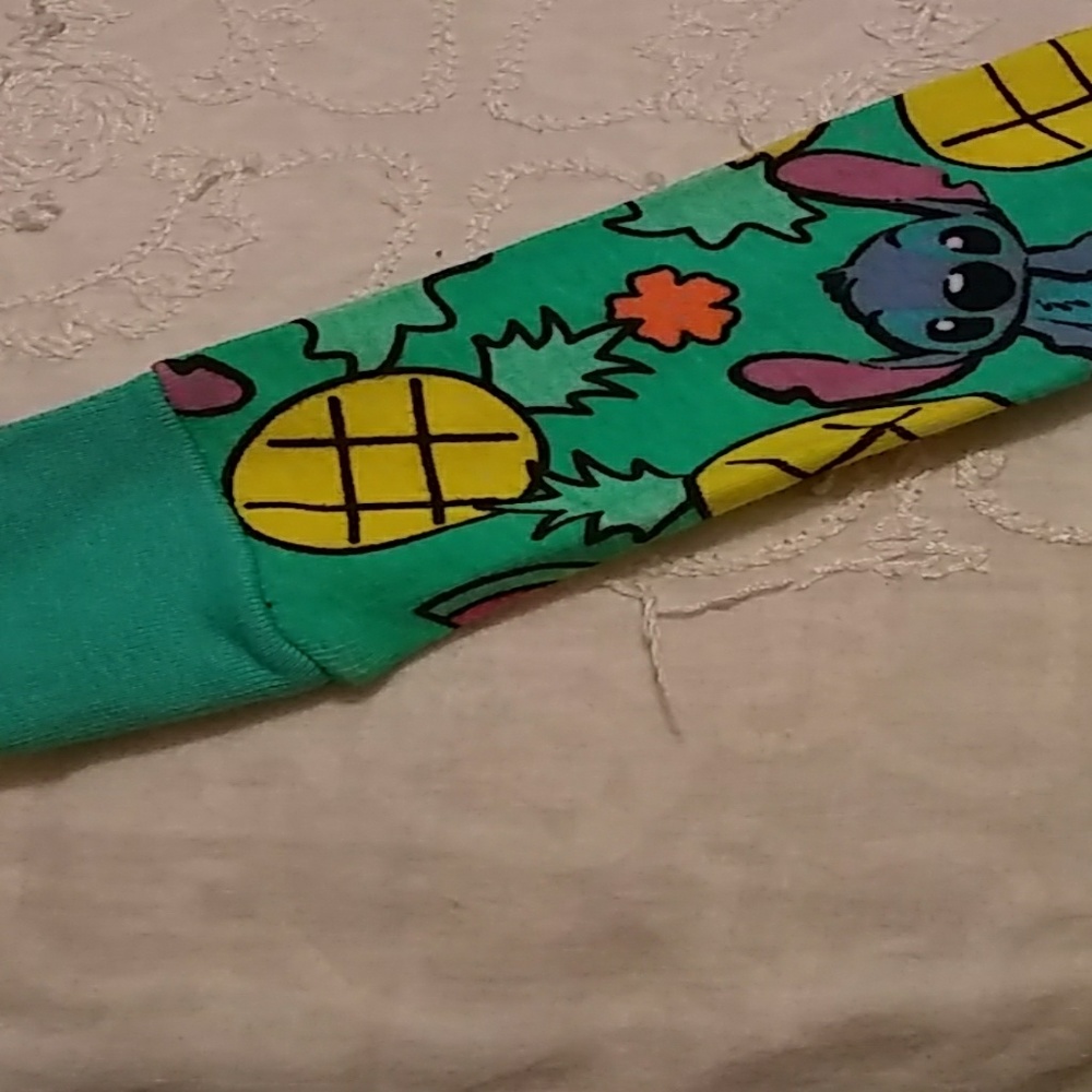 SOLD DIsney PJ's SOLD 💐 - Picture 7 of 8